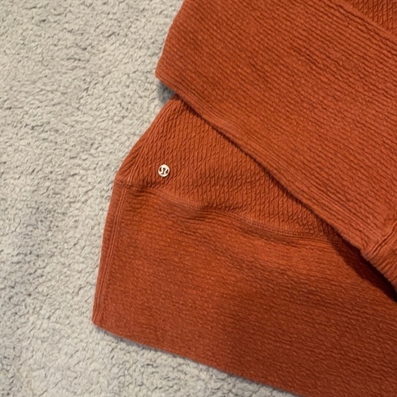 Lululemon Retreat Yourself Pullover
Heathered Rustic Clay size 4 - Picture 7 of 9
